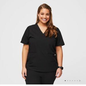 Figs Casma Black Scrub Top